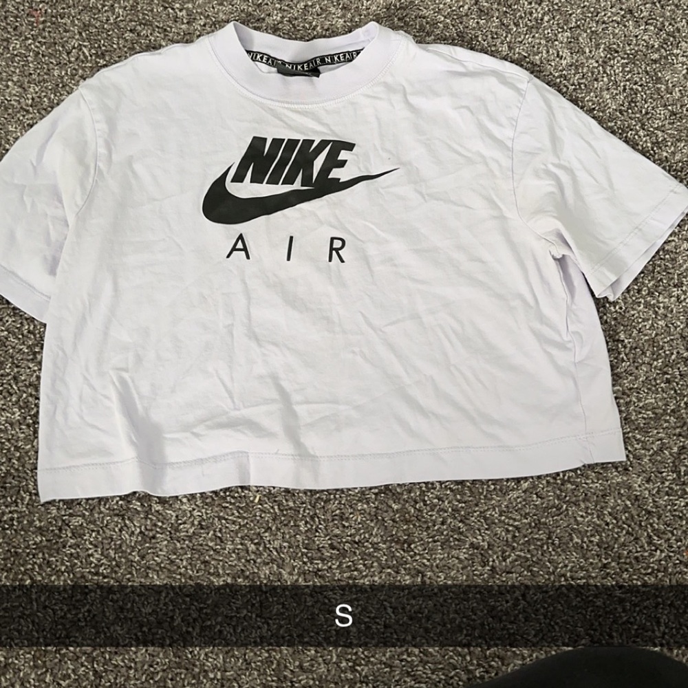 Small Nike light purple crop